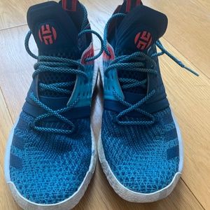 Basketball sneakers